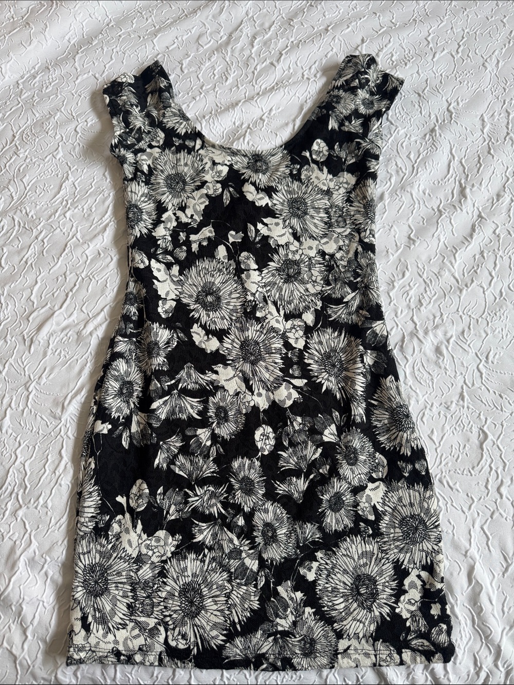 Black & White Floral Scoop Dress